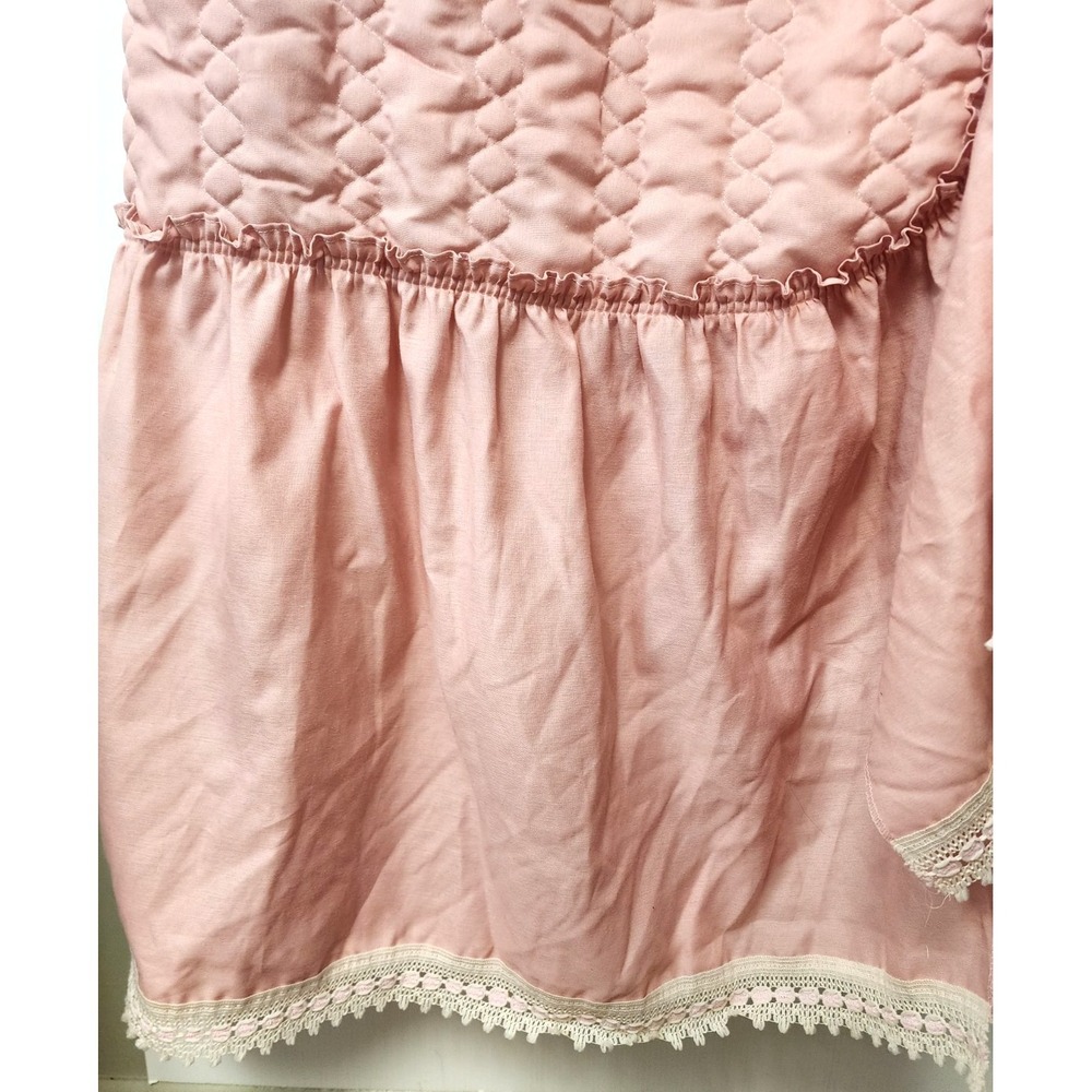 Vintage Lightweight Pink/Mauve/Rose  ruffled Twin bedspread